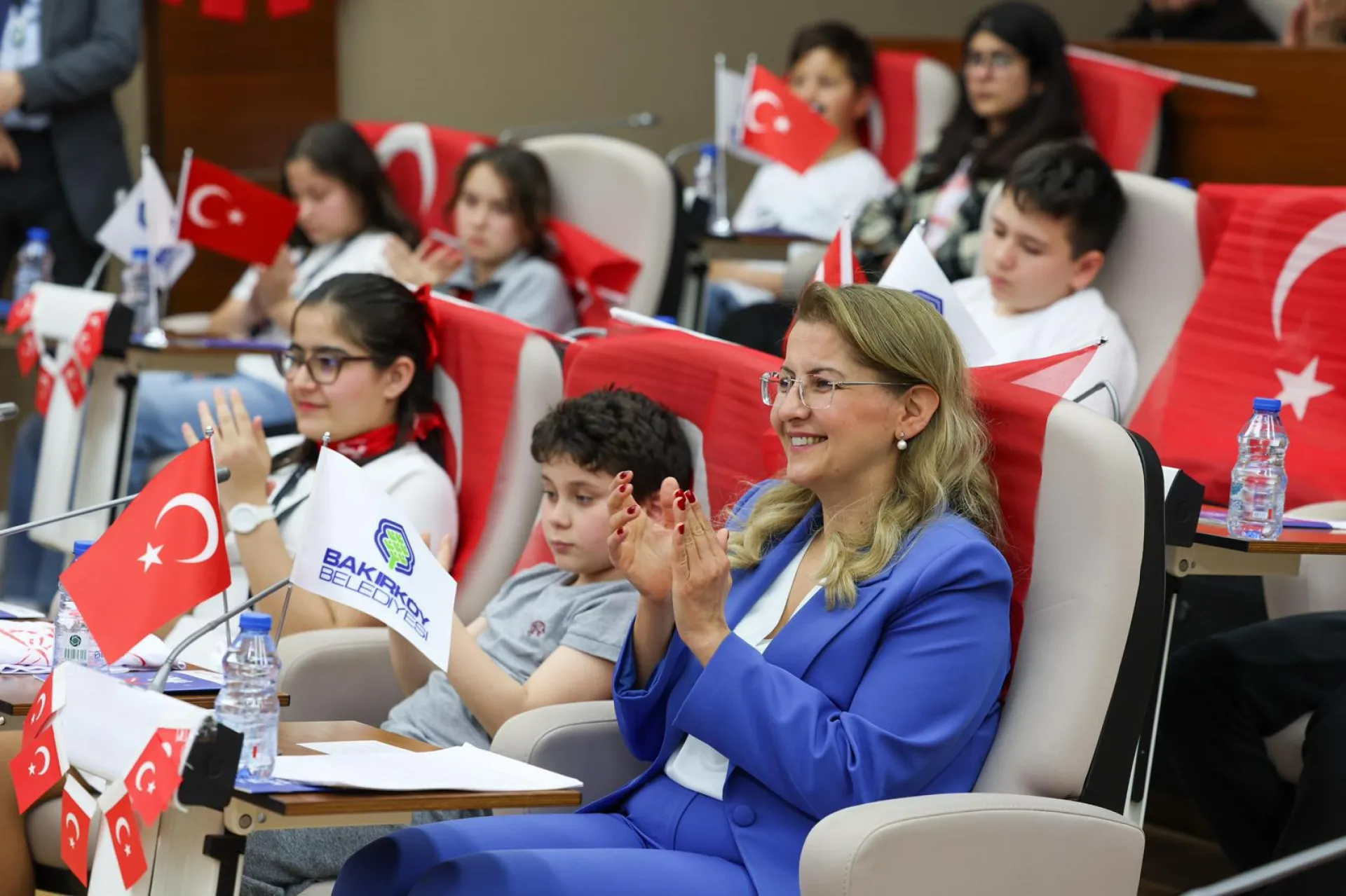 BAKIRKÖY BELEDİYESİ ÇOCUK MECLİSİ’NDEN 23 NİSAN ÖZEL OTURUMU