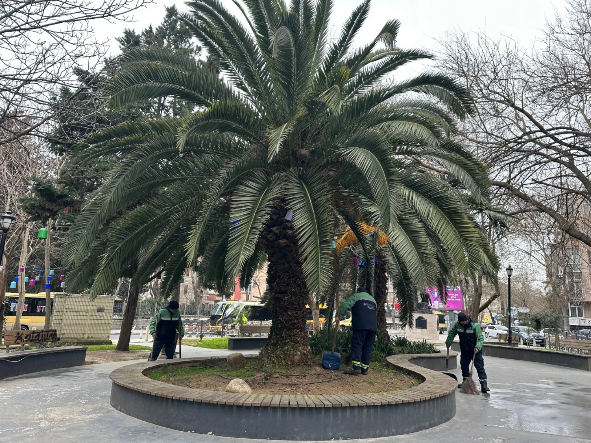 BAKIRKÖY’DE BAYRAM ÖNCESİ TEMİZLİK SEFERBERLİĞİ