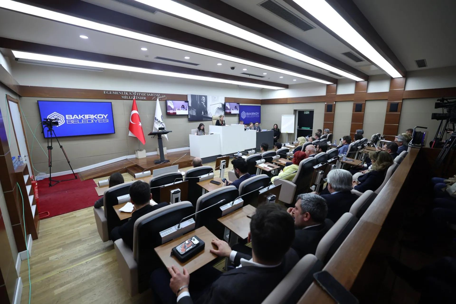 BAKIRKÖY BELEDİYE MECLİSİ’NDE SEÇİM HEYECANI