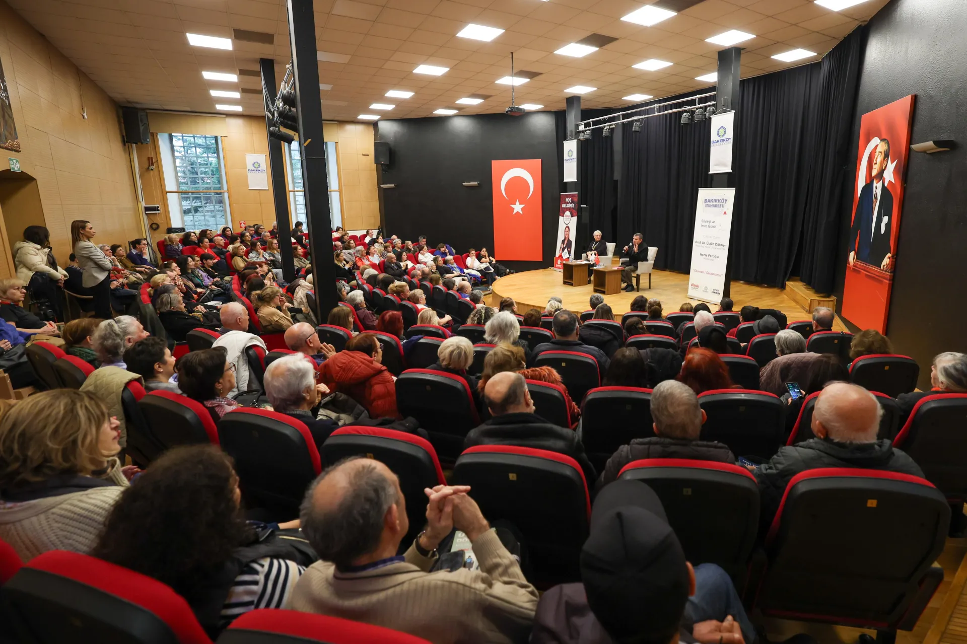 ÜSTÜN DÖKMEN BAKIRKÖYLÜLERLE BULUŞTU