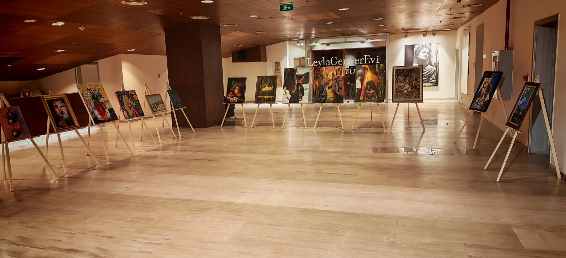 BAKIRKÖY’DE KURSİYERLERDEN KARMA RESİM SERGİSİ