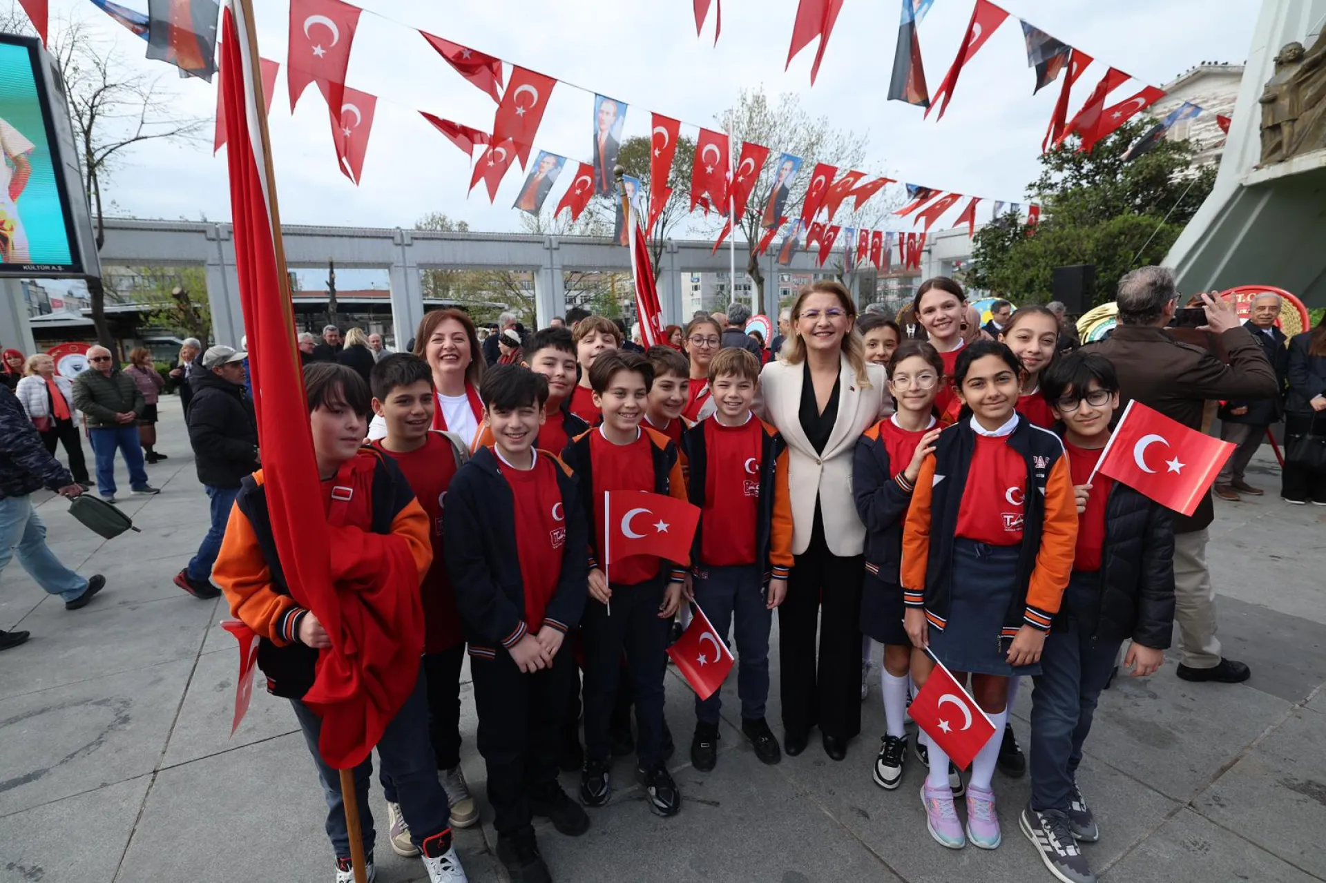 BAKIRKÖY’DE 23 NİSAN COŞKUSU