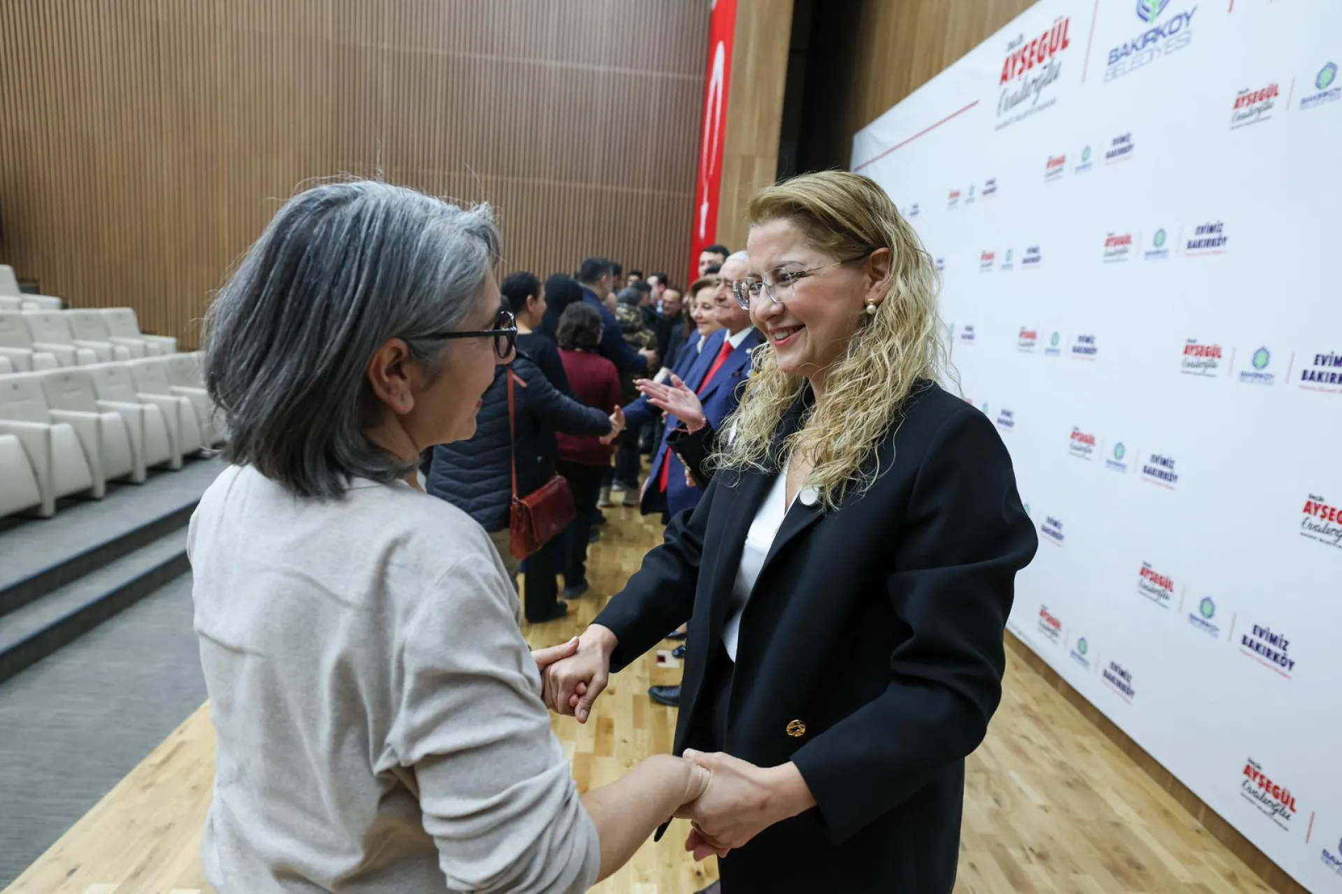 BAŞKAN OVALIOĞLU PERSONELİYLE BAYRAMLAŞTI