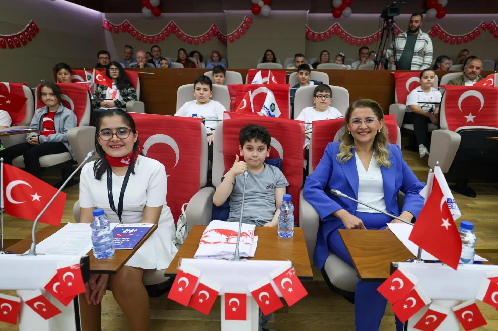 BAKIRKÖY BELEDİYESİ ÇOCUK MECLİSİ’NDEN 23 NİSAN ÖZEL OTURUMU