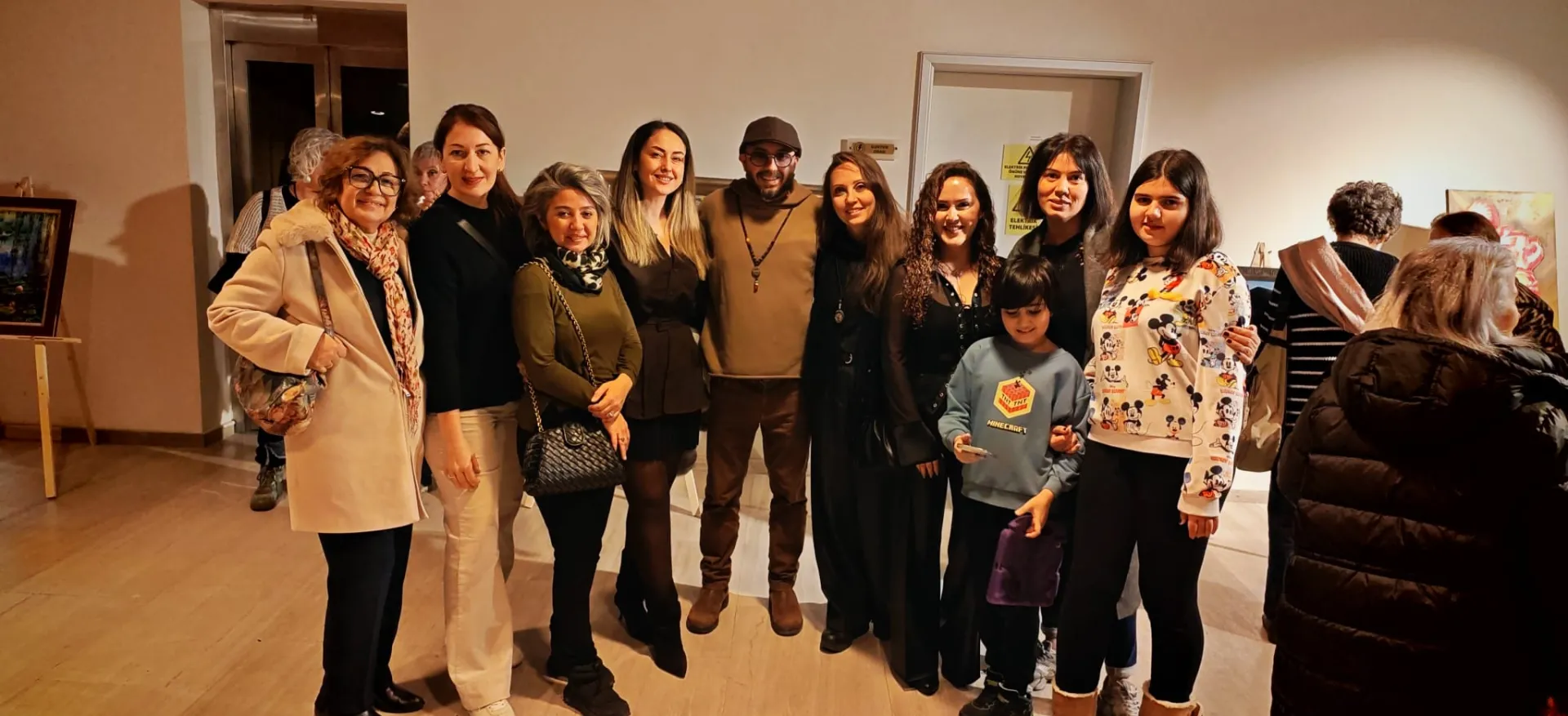 BAKIRKÖY’DE KURSİYERLERDEN KARMA RESİM SERGİSİ