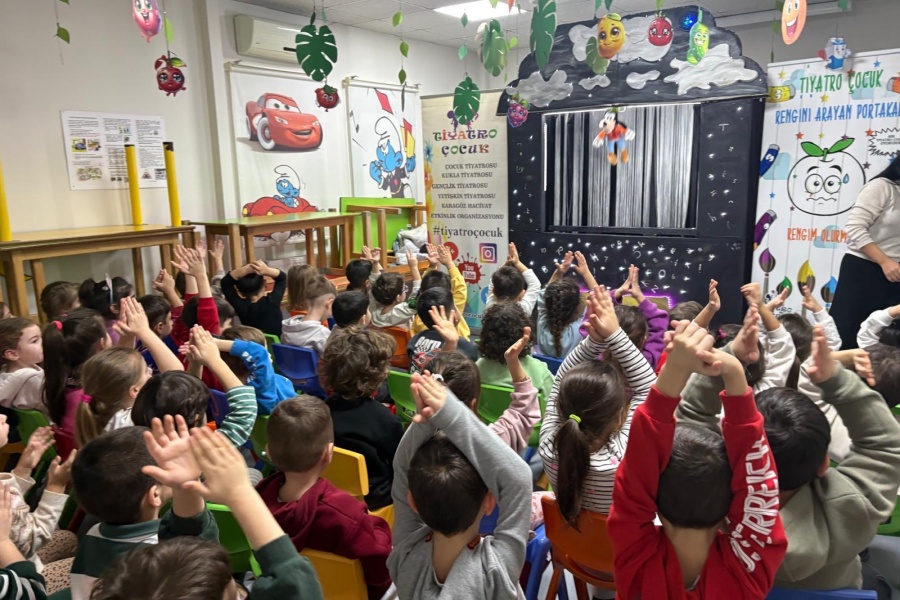 “RENGİNİ ARAYAN PORTAKAL” MİNİKLERLE BULUŞTU