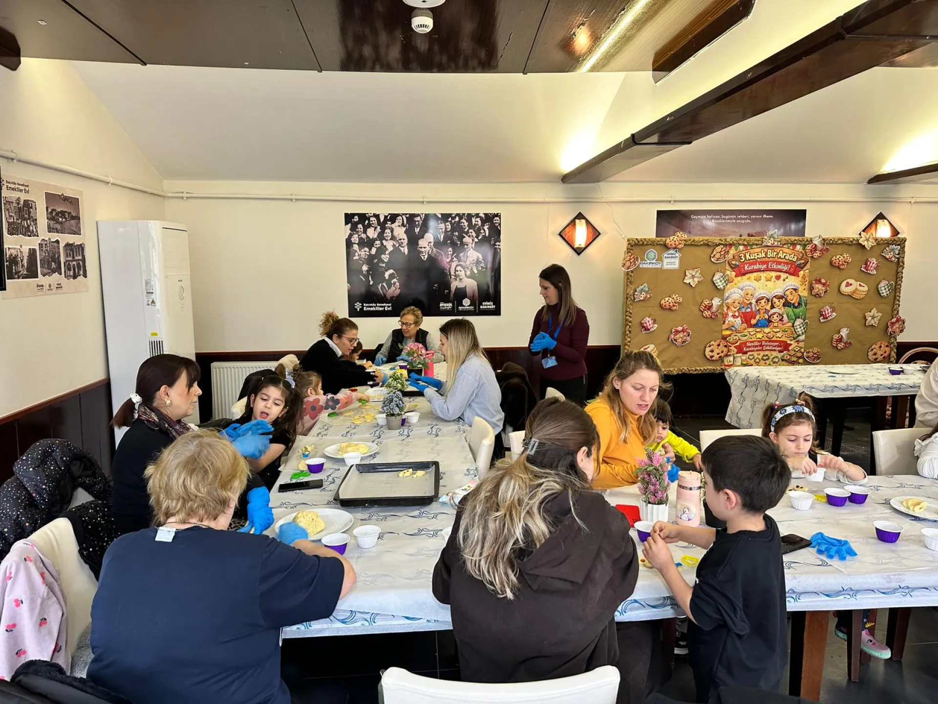 BAKIRKÖY BELEDİYESİ’NDEN KUŞAKLARI BULUŞTURAN KURABİYE ETKİNLİĞİ