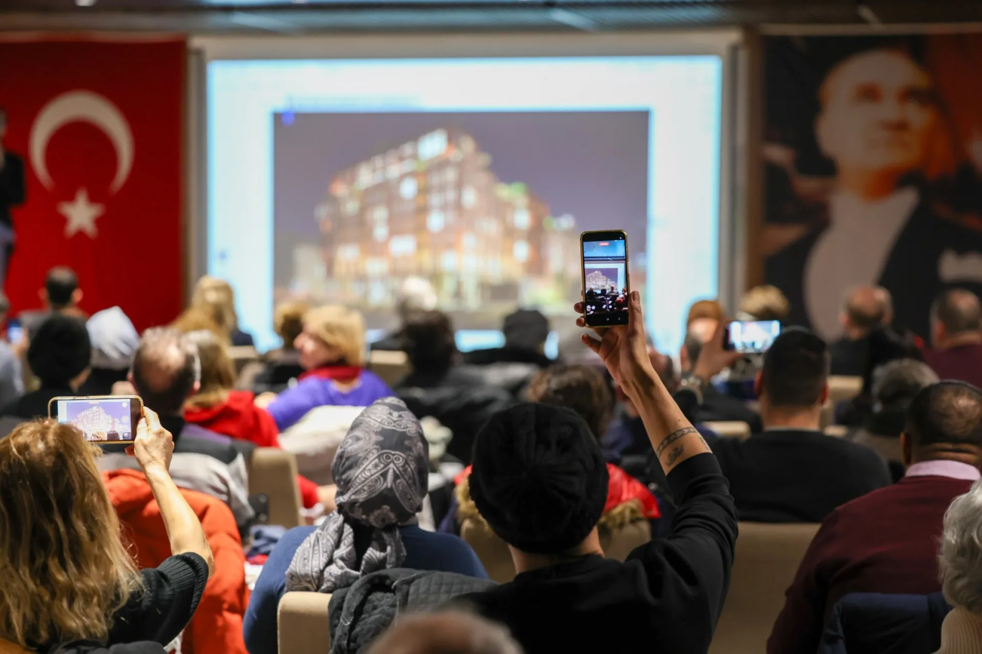 BAKIRKÖY’ÜN ADA BAZLI DÖNÜŞÜMÜ MASAYA YATIRILDI