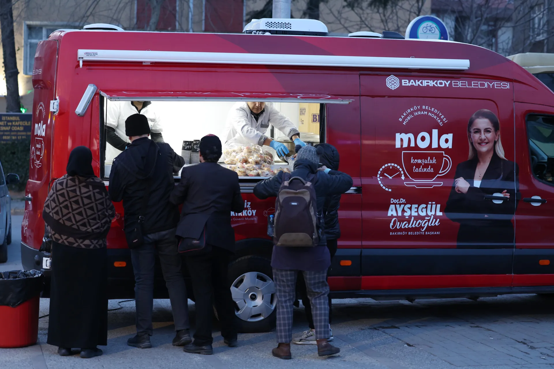 BAKIRKÖY BELEDİYESİ SOSYAL HİZMETLERLE DAYANIŞMAYI BÜYÜTTÜ