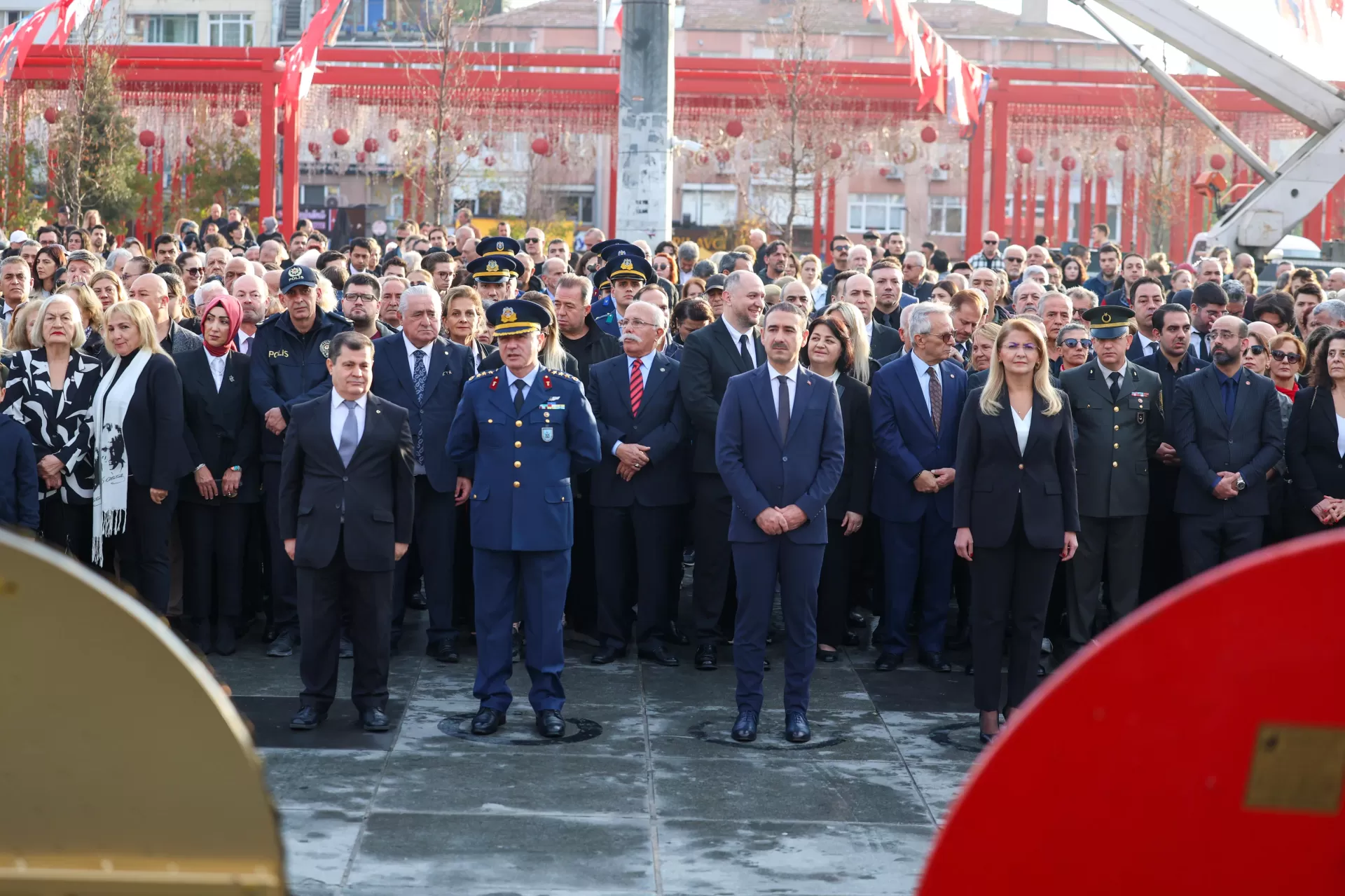 BAKIRKÖY 10 KASIM’DA ATASINI ANDI