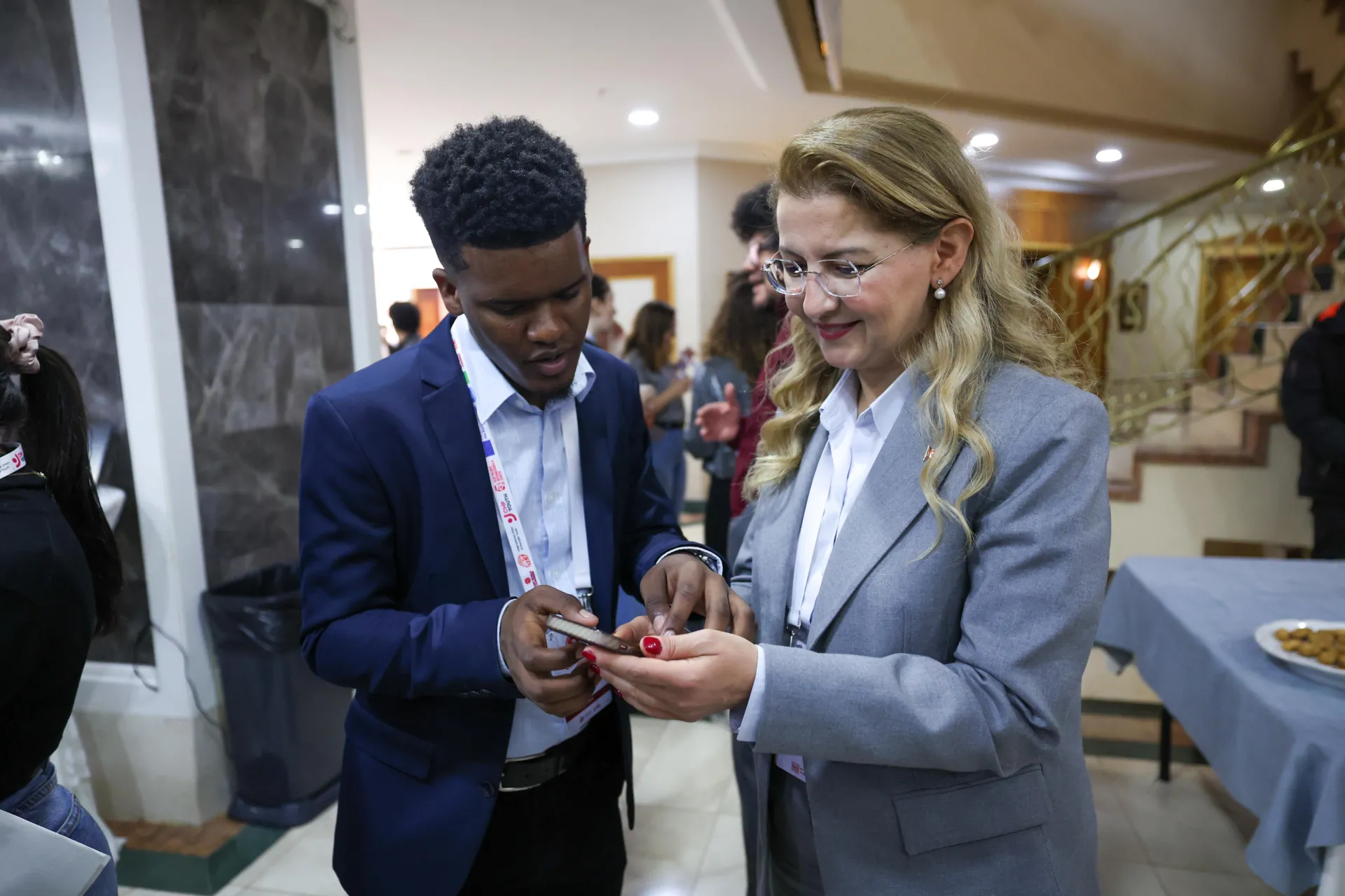 BAŞKAN OVALIOĞLU SOSYALİST ENTERNASYONAL GENÇLİK BİRLİĞİ TOPLANTISINDA KONUŞTU