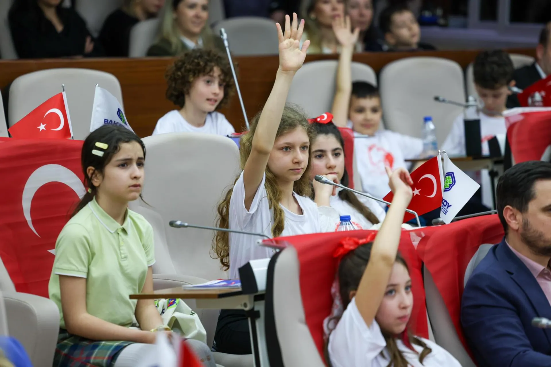 BAKIRKÖY BELEDİYESİ ÇOCUK MECLİSİ’NDEN 23 NİSAN ÖZEL OTURUMU