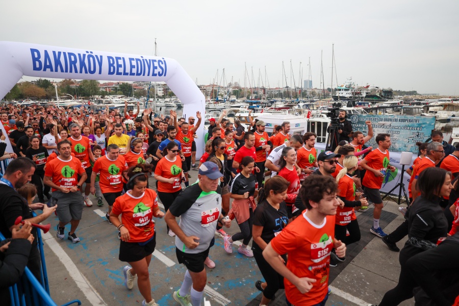 BAKIRKÖY’DE ÖĞRETMENLER GÜNÜ KOŞUSU