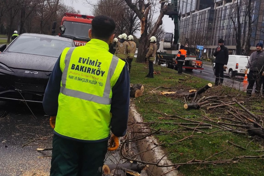 BAKIRKÖY’DE FIRTINA VE YAĞIŞA KARŞI TEYAKKUZ
