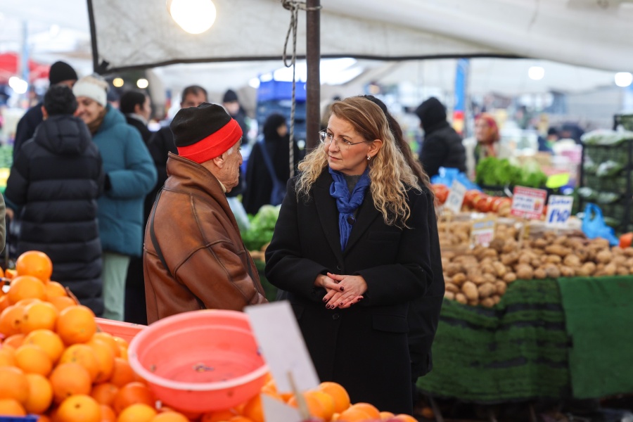 BAŞKAN OVALIOĞLU PAZAR ESNAFINI ZİYARET ETTİ