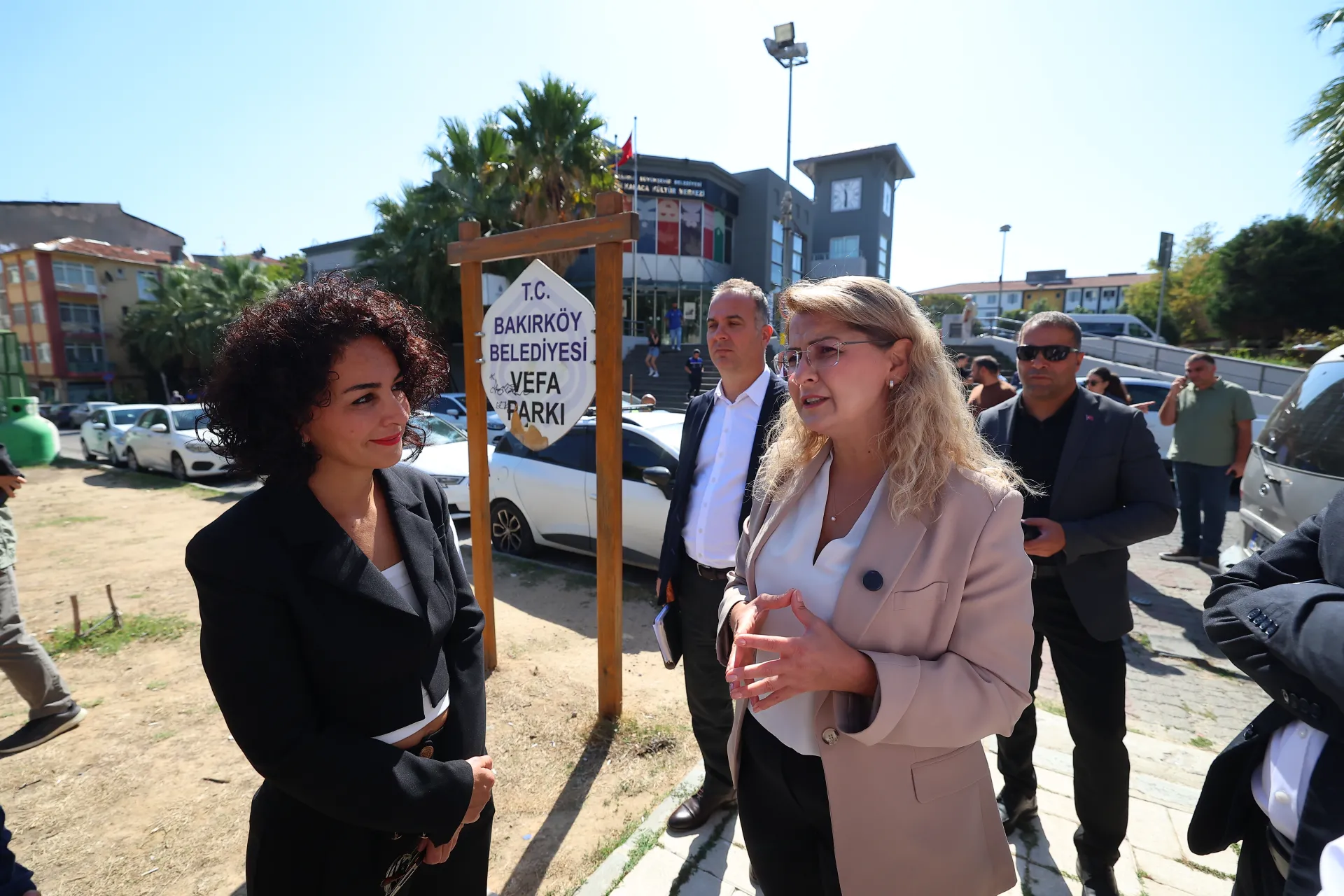 BAKIRKÖY BELEDİYESİ’NDEN YEŞİL ALANLARDA BÜYÜK DÖNÜŞÜM