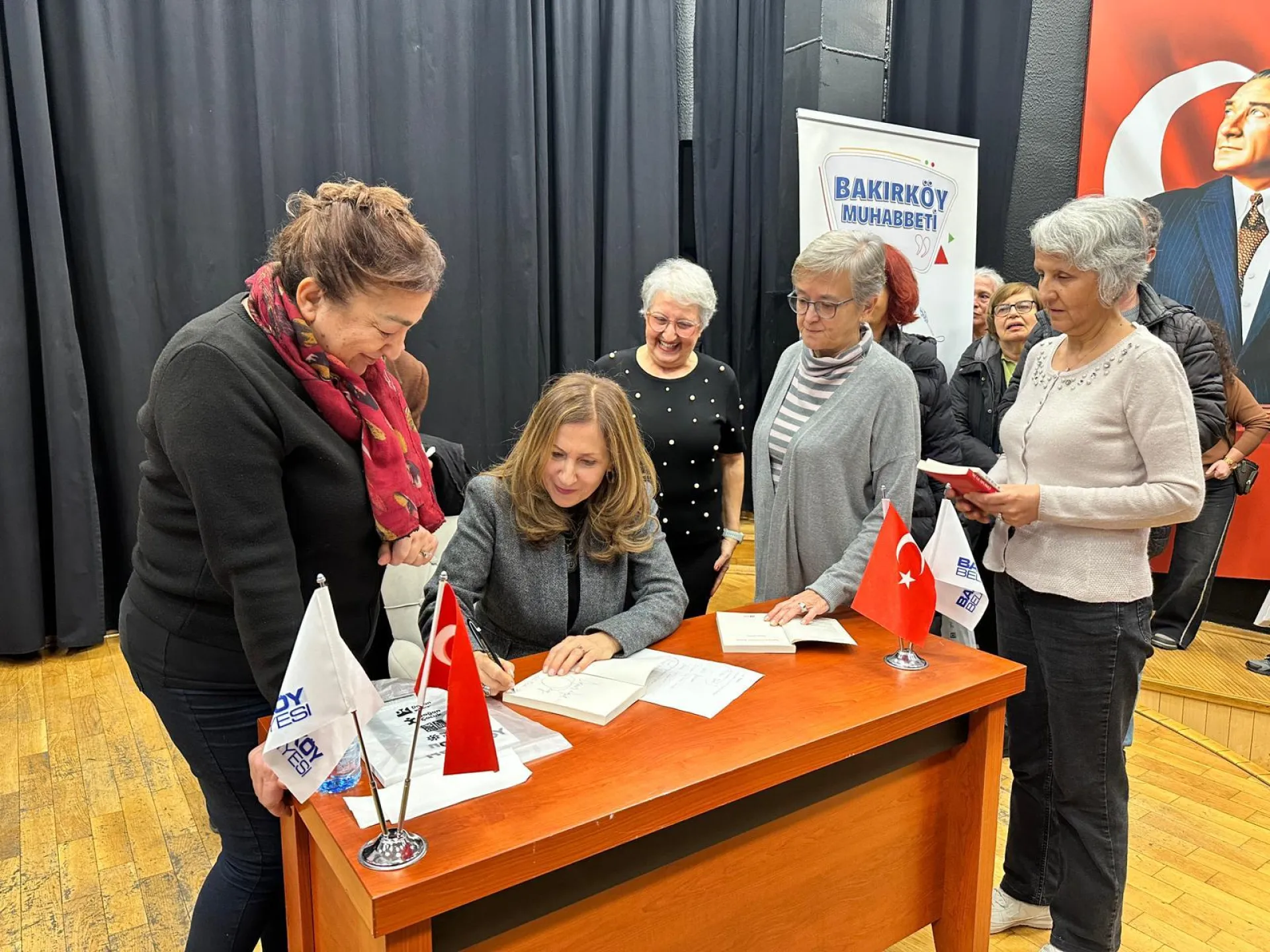 BAKIRKÖY MUHABBETİ’NİN BU HAFTAKİ KONUĞU MÜGE İPLİKÇİ OLDU