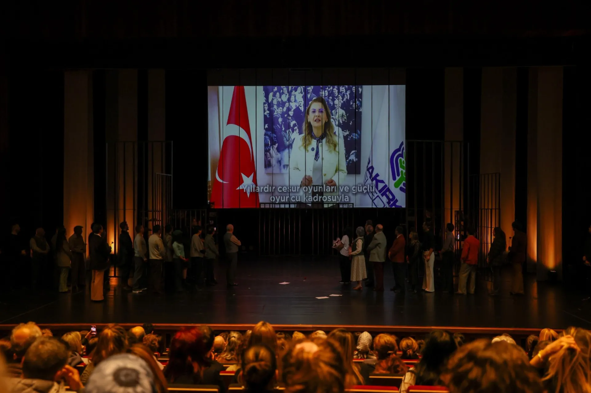 Tarık Akan’ın hayatı tiyatro sahnesinde