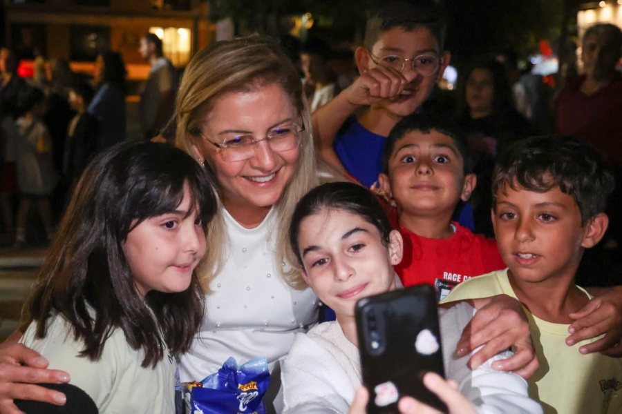 YAZ AKŞAMLARINDA SİNEMA KEYFİ BAKIRKÖY’DE DEVAM EDİYOR
