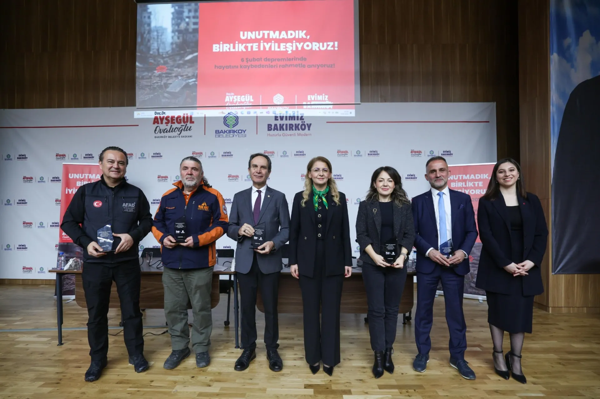 DEPREM GERÇEĞİ BAKIRKÖY’DE UZMANLARLA MASAYA YATIRILDI