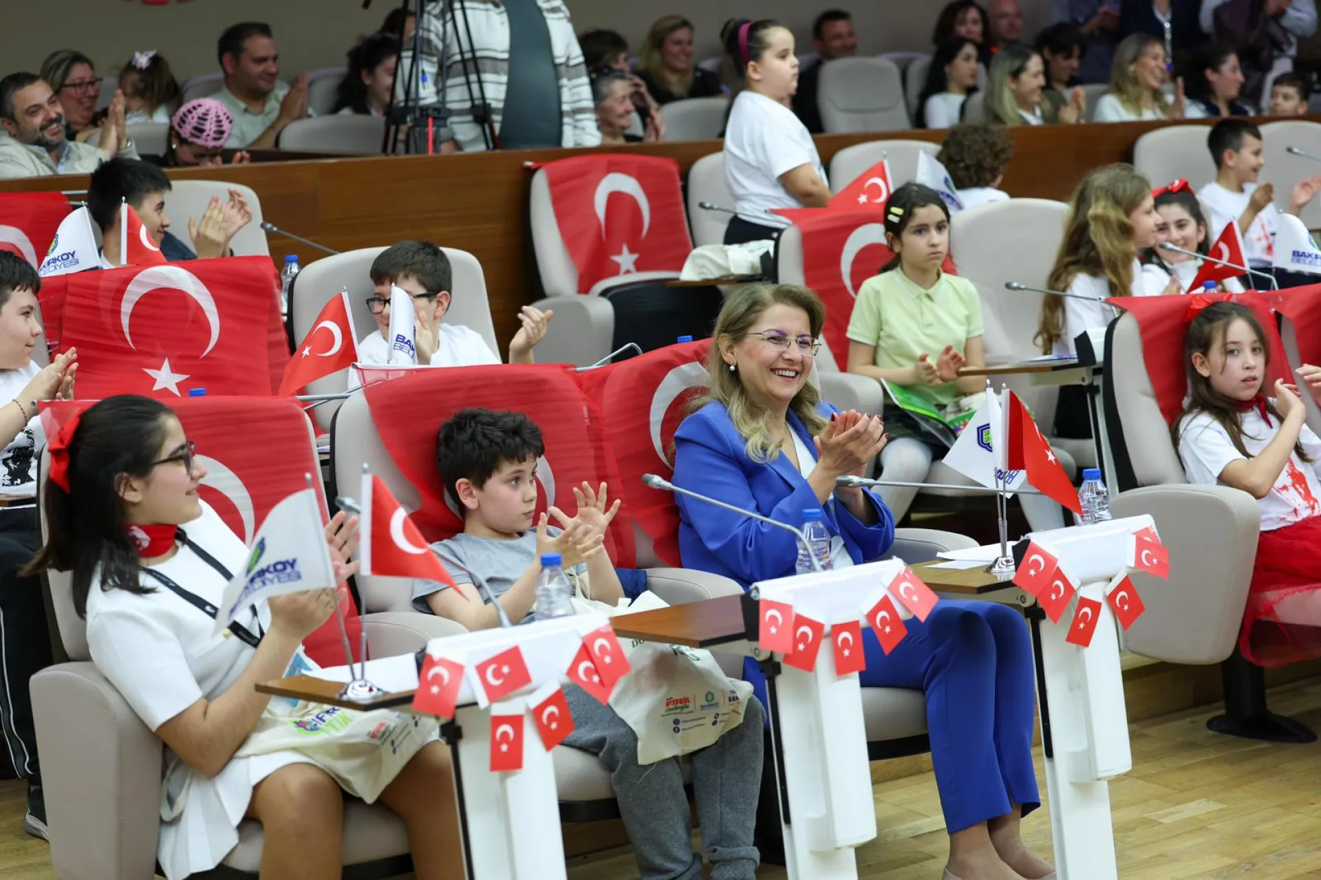 BAKIRKÖY BELEDİYESİ ÇOCUK MECLİSİ’NDEN 23 NİSAN ÖZEL OTURUMU