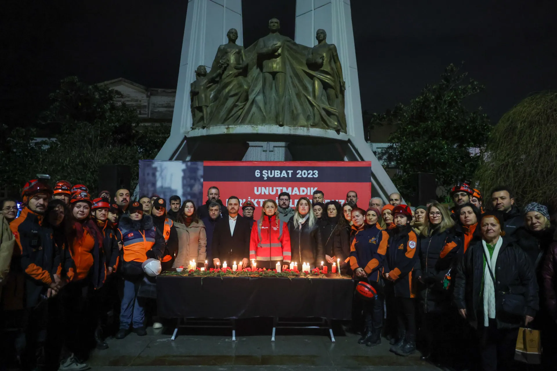 BAKIRKÖY’DE SAAT 04.17’DE “SESSİZ ANMA”