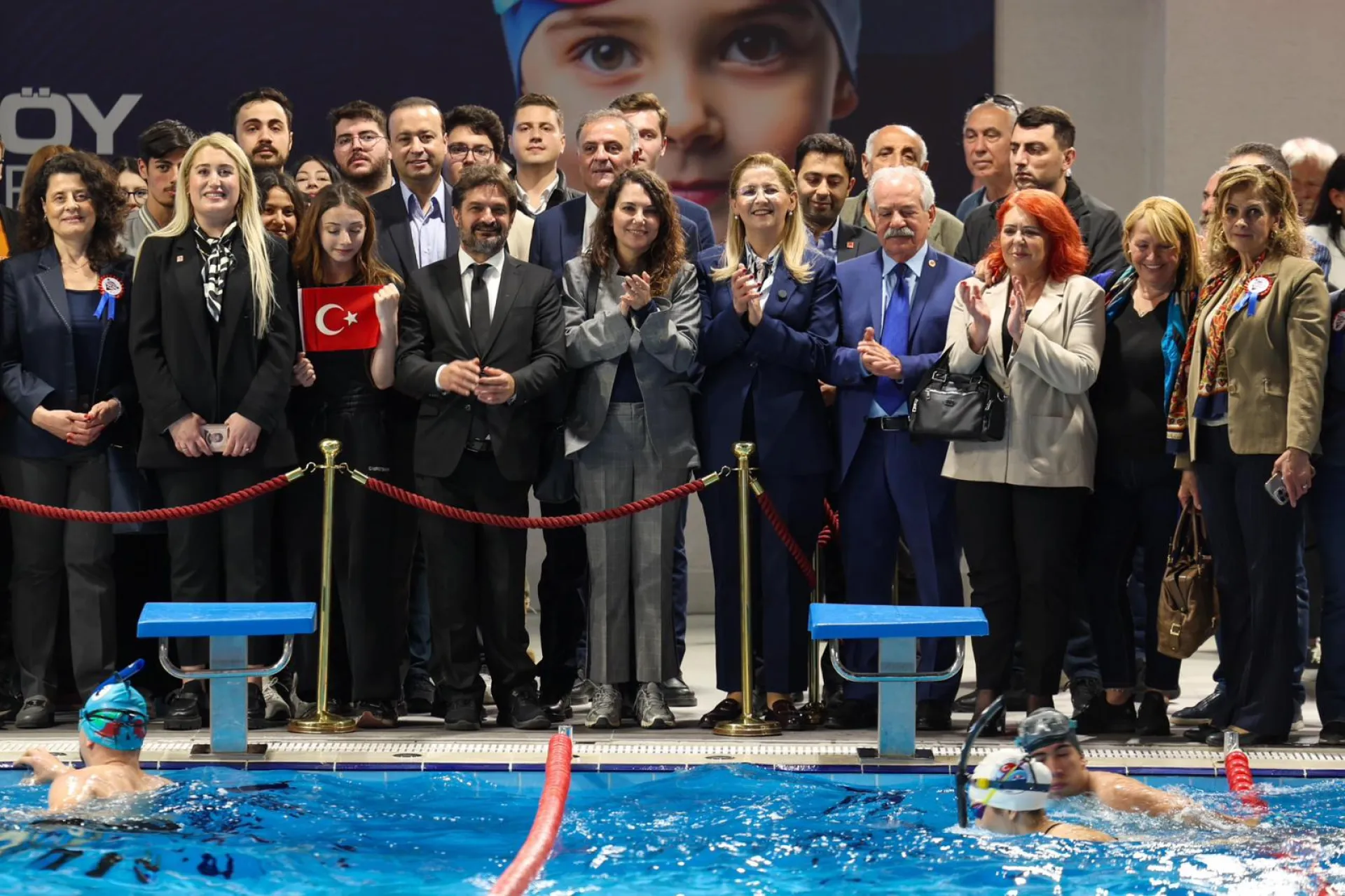 Kapalı Yüzme Havuzu Modern Yüzüyle Yeniden Hizmette