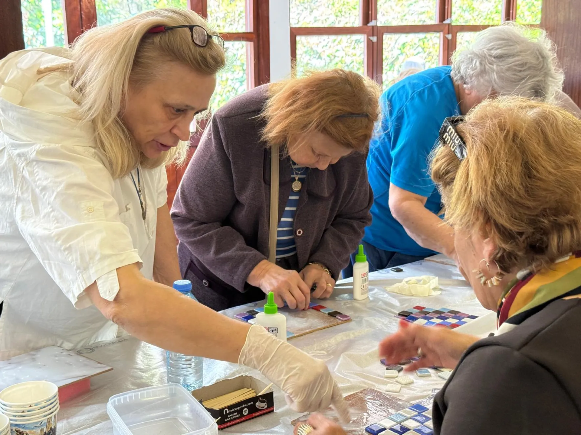 BAKIRKÖY’DE ATIK CAMLAR SANATA DÖNÜŞTÜ