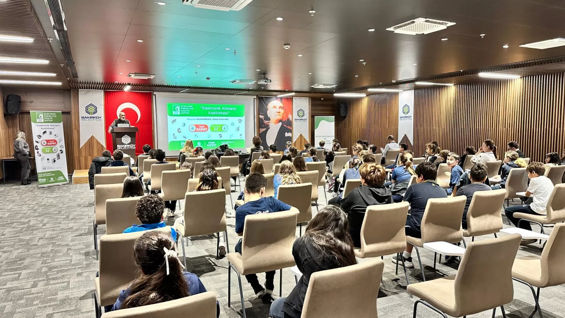 BAKIRKÖYLÜ ÇOCUKLAR ELEKTRONİK ATIKLAR KONUSUNDA BİLİNÇLENDİRİLDİ