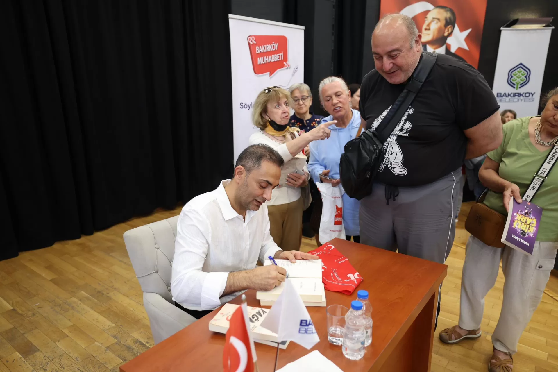 GAZETECİ MURAT AĞIREL BAKIRKÖYLÜLERLE BULUŞTU