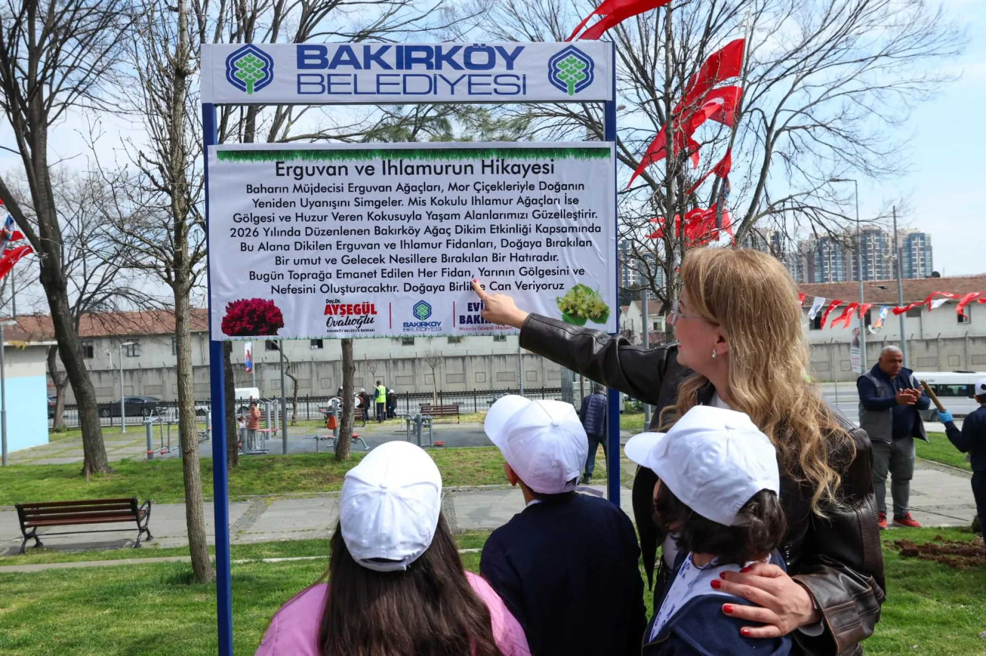 BAKIRKÖY’DE MİNİK ELLER TOPRAĞA CAN VERDİ