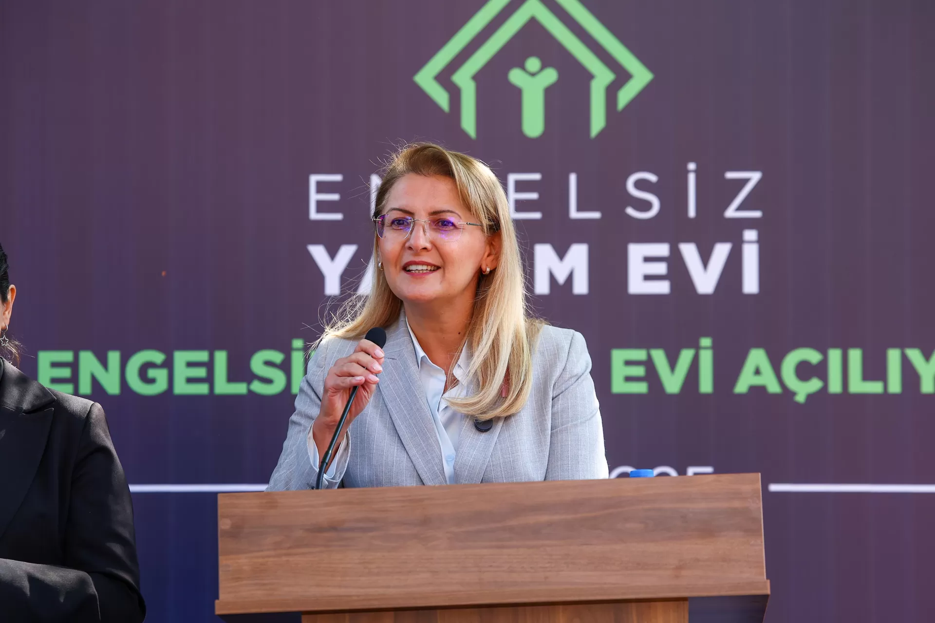 BAKIRKÖY’ÜN İLK ENGELSİZ YAŞAMEVİ AÇILDI