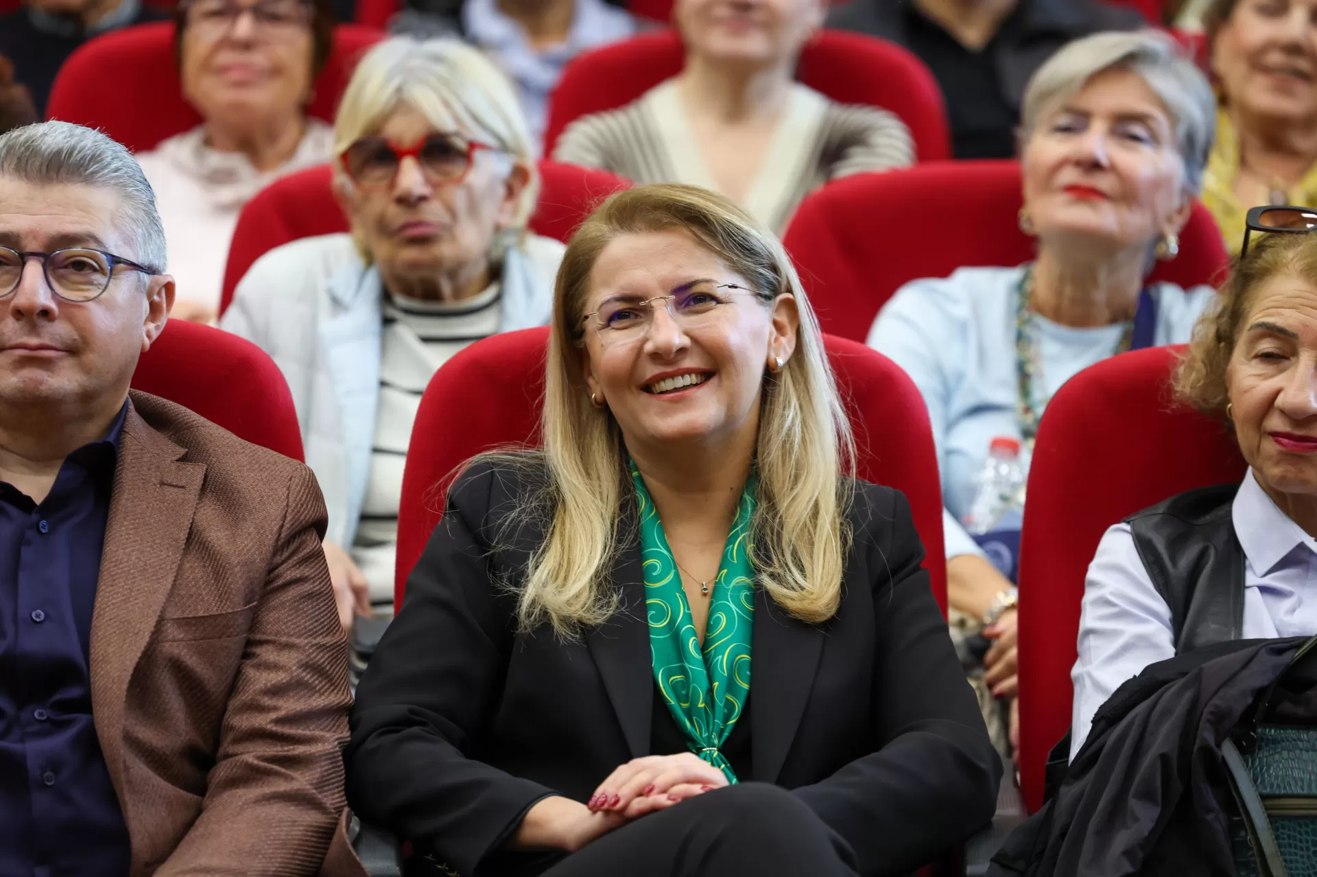ŞULE AYDIN İLE “TIMARHANEDEN HABER VAR” BAKIRKÖY’DEYDİ