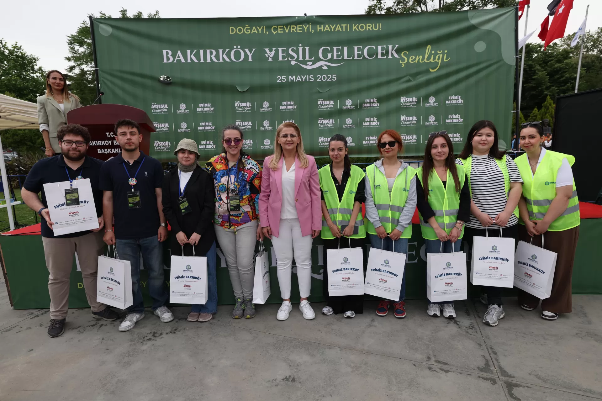 BAKIRKÖY BELEDİYESİNDEN  “YEŞİL GELECEK” ŞENLİĞİ