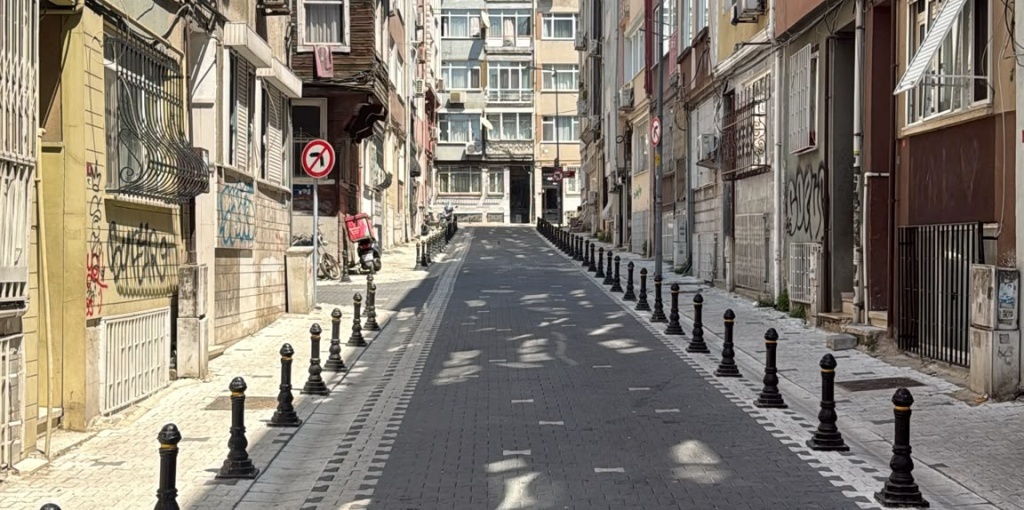 Muhtar Tahsin Sokak Yenilendi