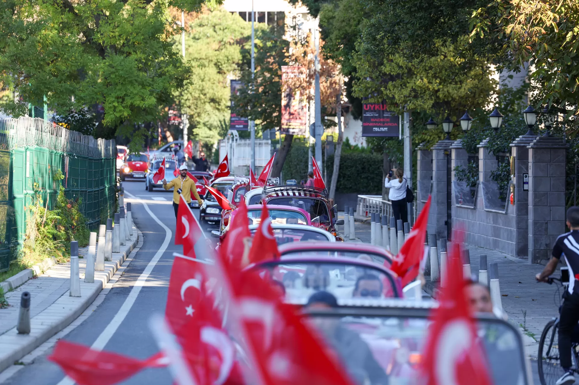 BAKIRKÖY’DE VOSVOSLARLA CUMHURİYET KONVOYU