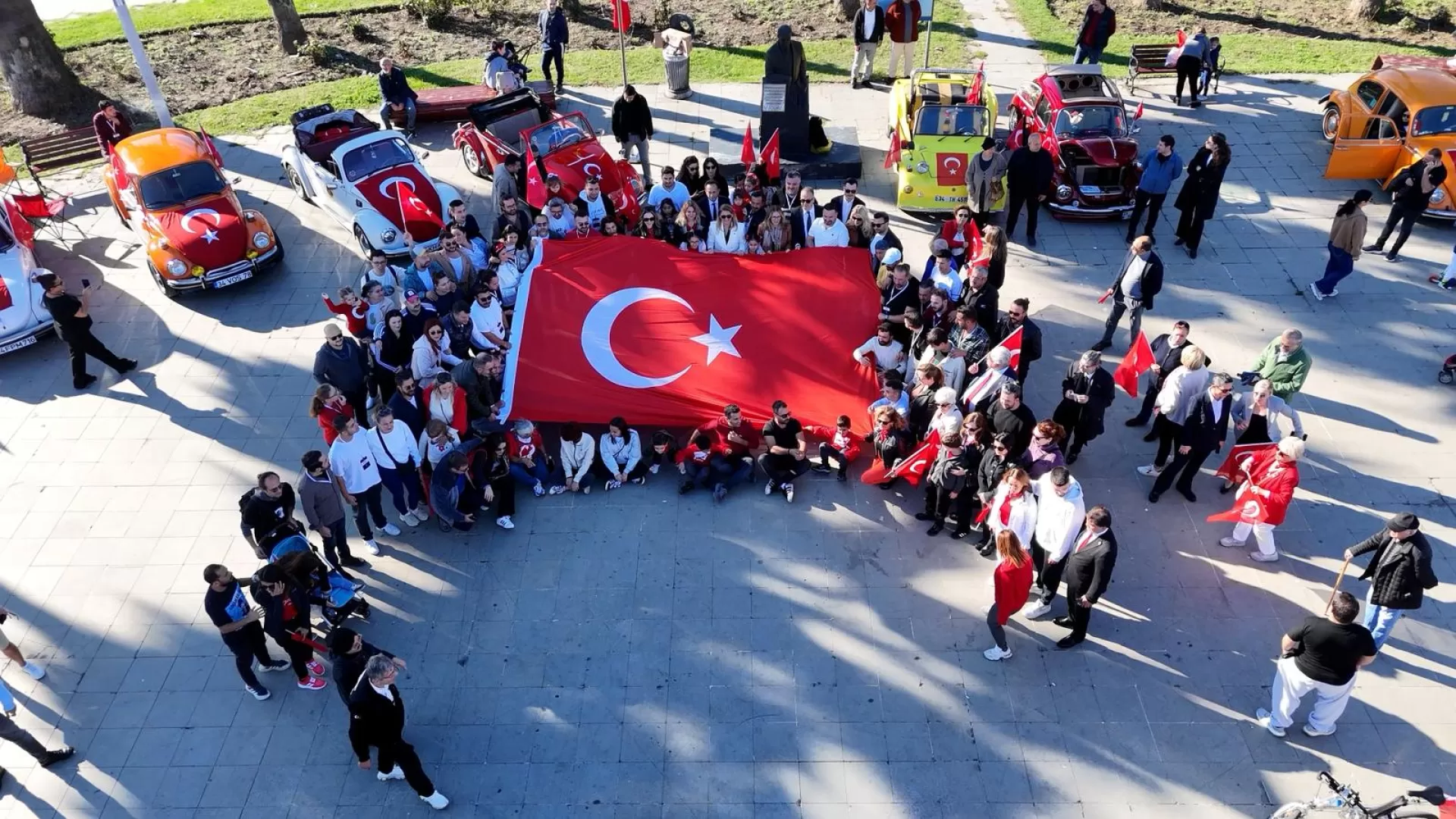 BAKIRKÖY’DE VOSVOSLARLA CUMHURİYET KONVOYU