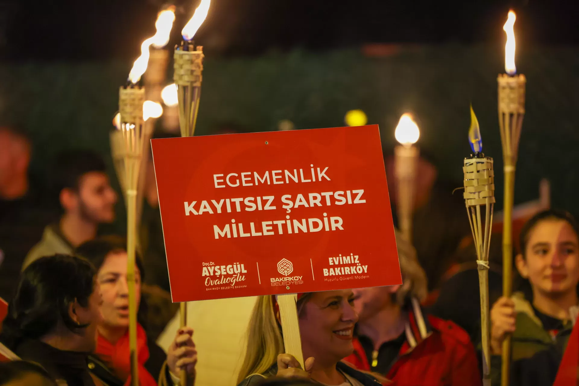 BAKIRKÖY’DE CUMHURİYET COŞKUSU KORAY AVCI KONSERİ İLE TAÇLANDI