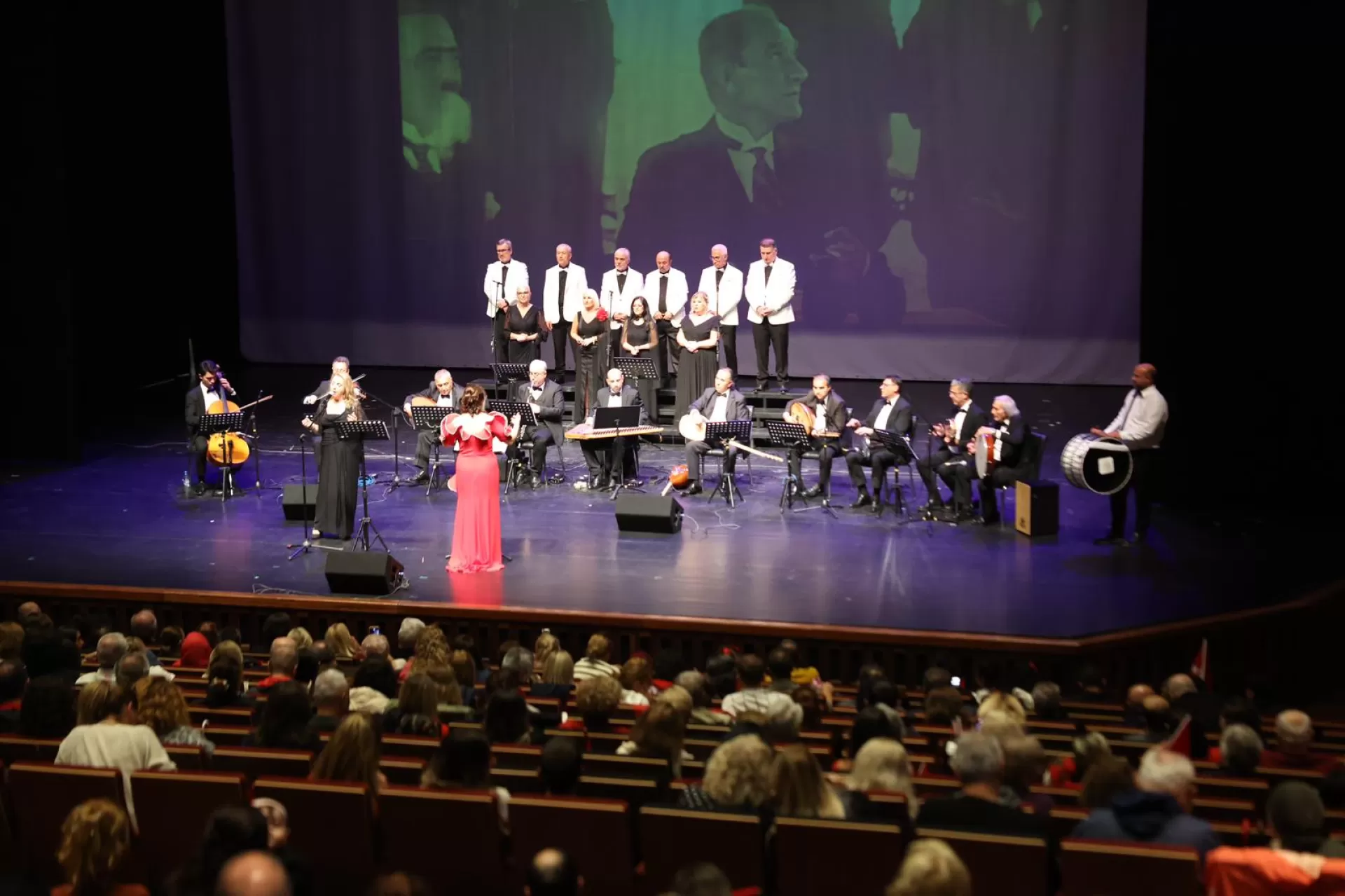 BAKIRKÖY’DE ATANIN SEVDİĞİ ŞARKILARLA ANLAMLI GECE