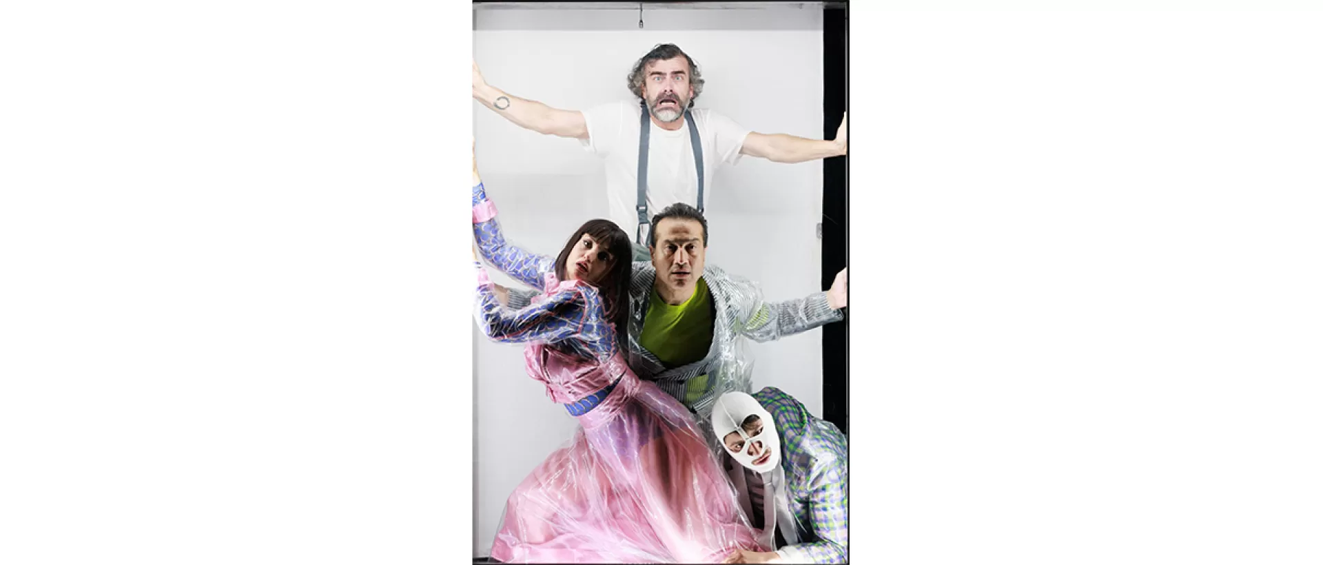 ''Çirkin'' Oyunu Bakırköy Belediye Tiyatroları Sahnesinde Gösterime Başladı