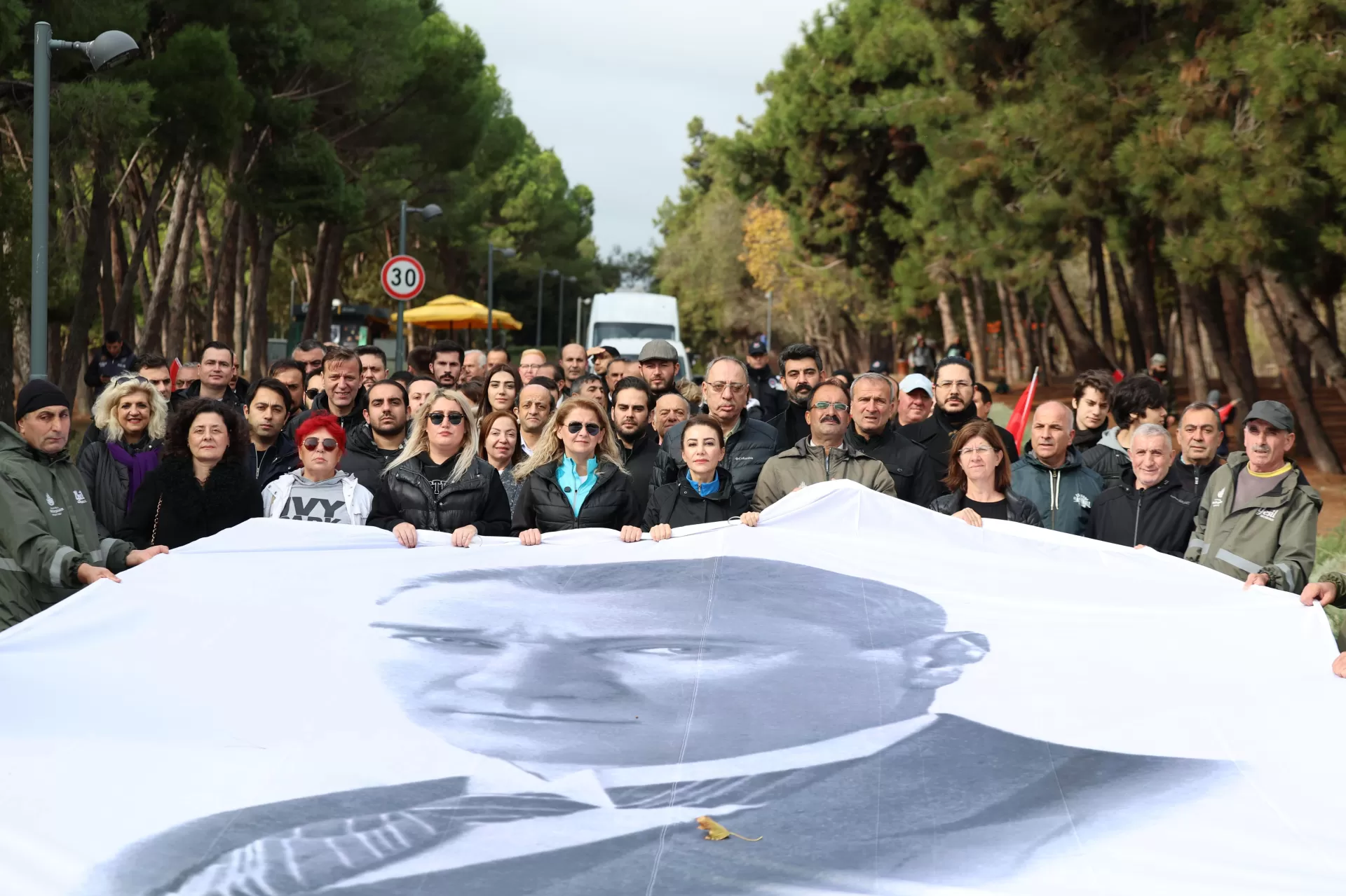 ULU ÖNDER ATATÜRK BAKIRKÖY’DE ANILDI