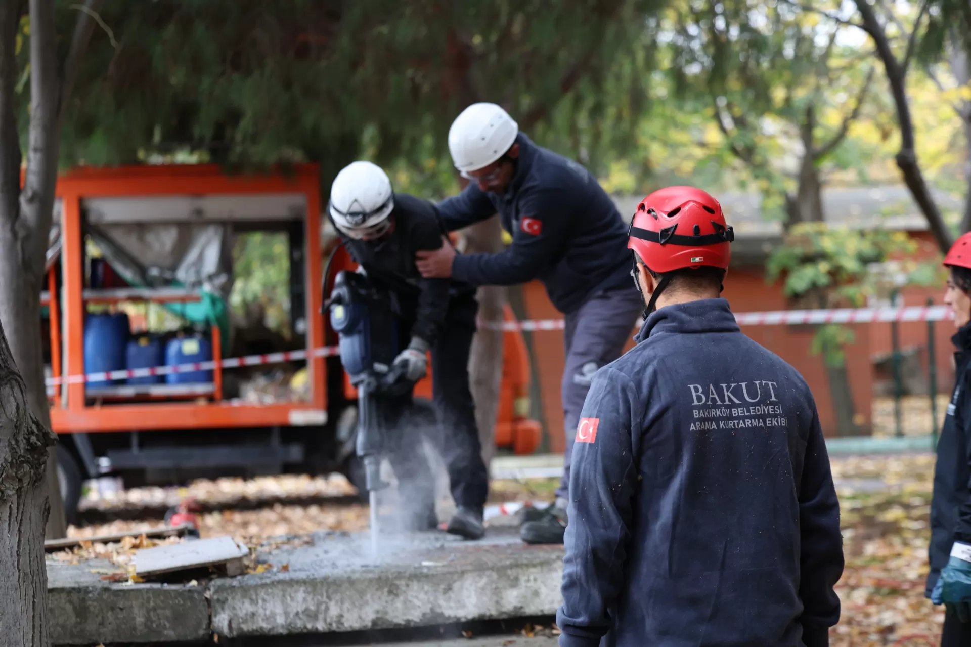 BAKIRKÖY BELEDİYESİ AFET GÖNÜLLÜLERİ ARIYOR