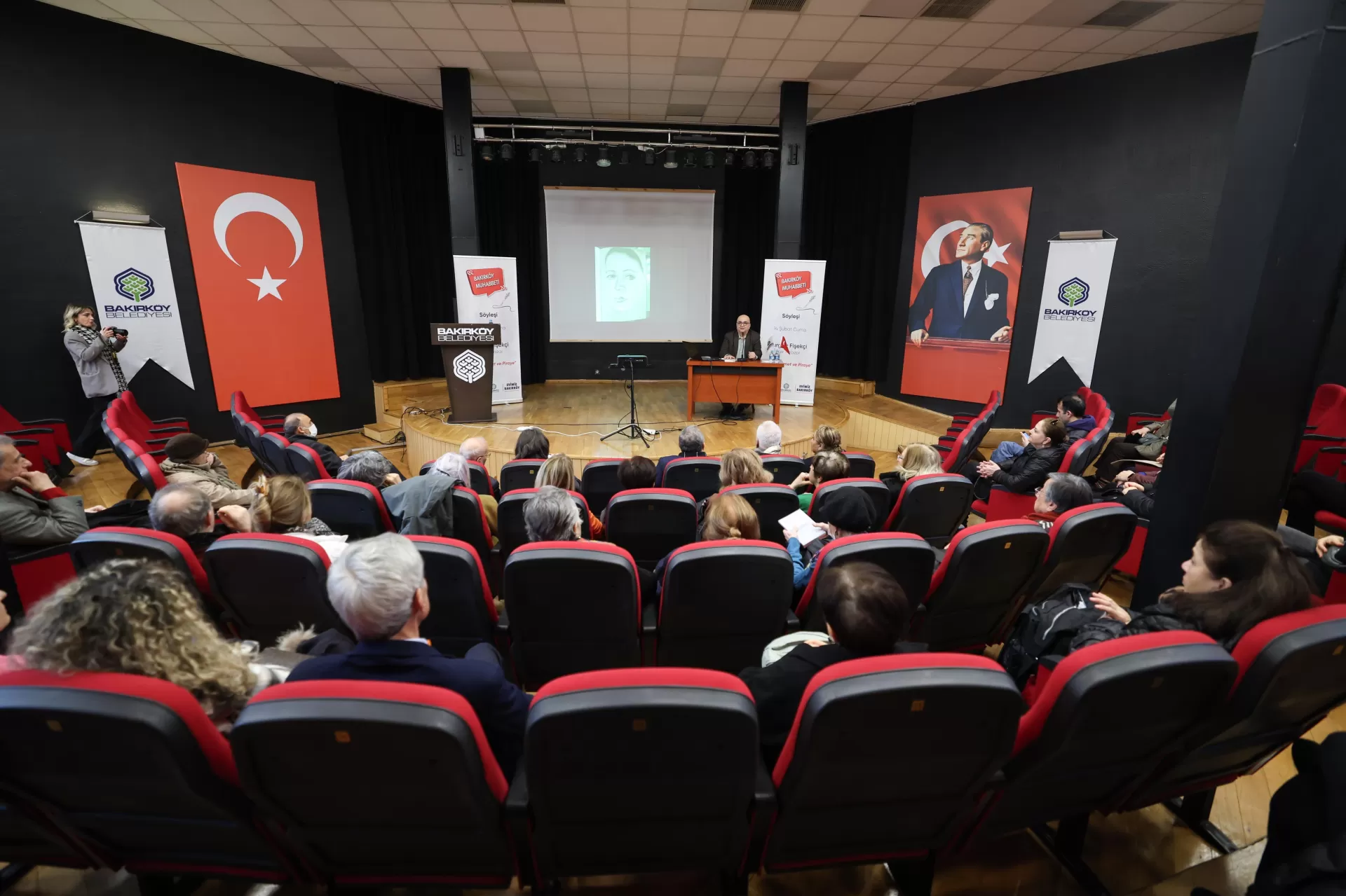 SEVGİLİLER GÜNÜ BAKIRKÖY’DE “NÂZIM HİKMET VE PİRAYE” SÖYLEŞİŞİ İLE GEÇTİ