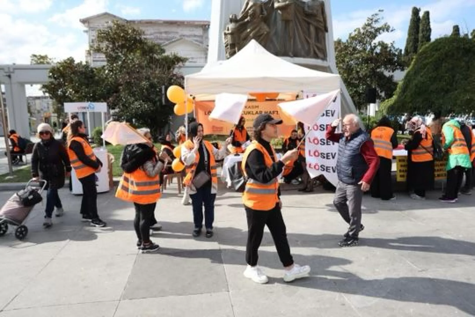 BAKIRKÖY’DE LÖSEMİYE KARŞI FARKINDALIK ETKİNLİĞİ DÜZENLENDİ