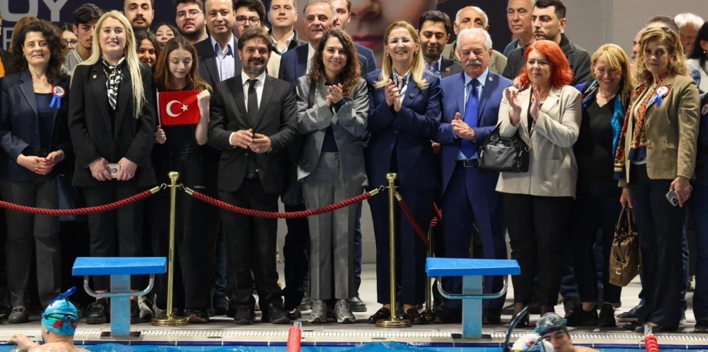 Kapalı Yüzme Havuzu Modern Yüzüyle Yeniden Hizmette