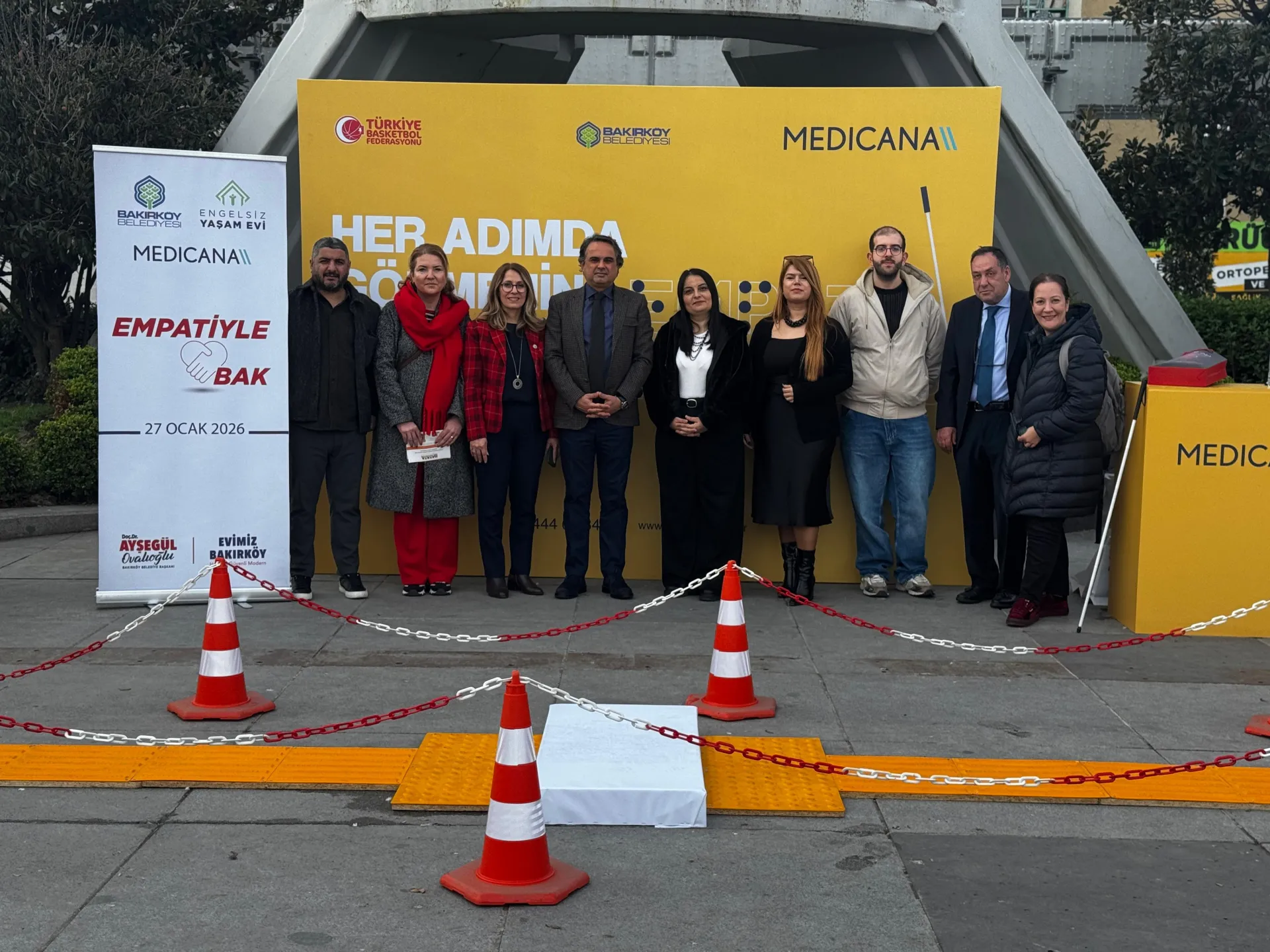 BAKIRKÖY’DE GÖRME ENGELLİLERLE EMPATİ DENEYİMİ