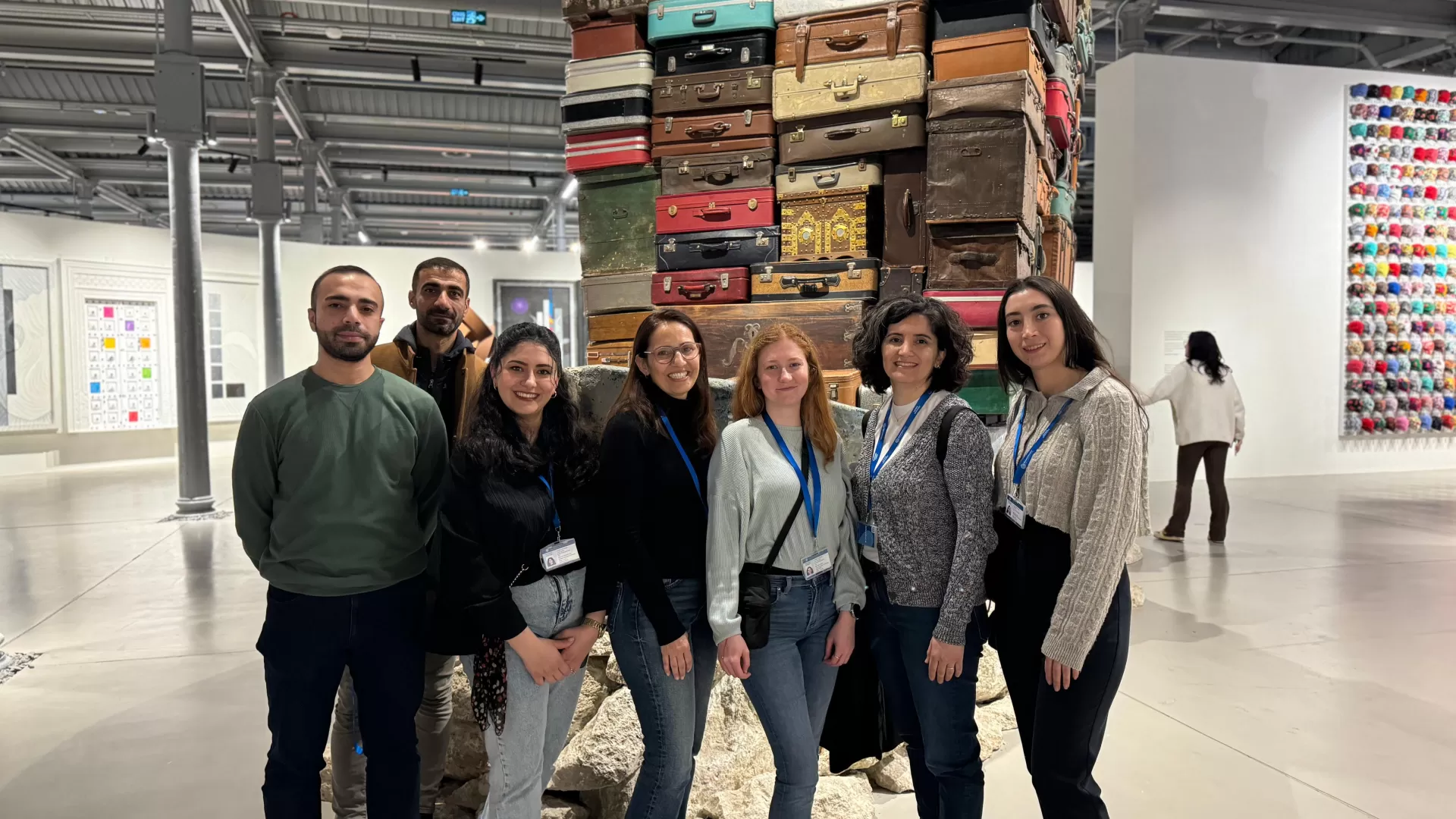 BAKIRKÖYLÜ GENÇLER ARTİSTANBUL’U GEZDİ