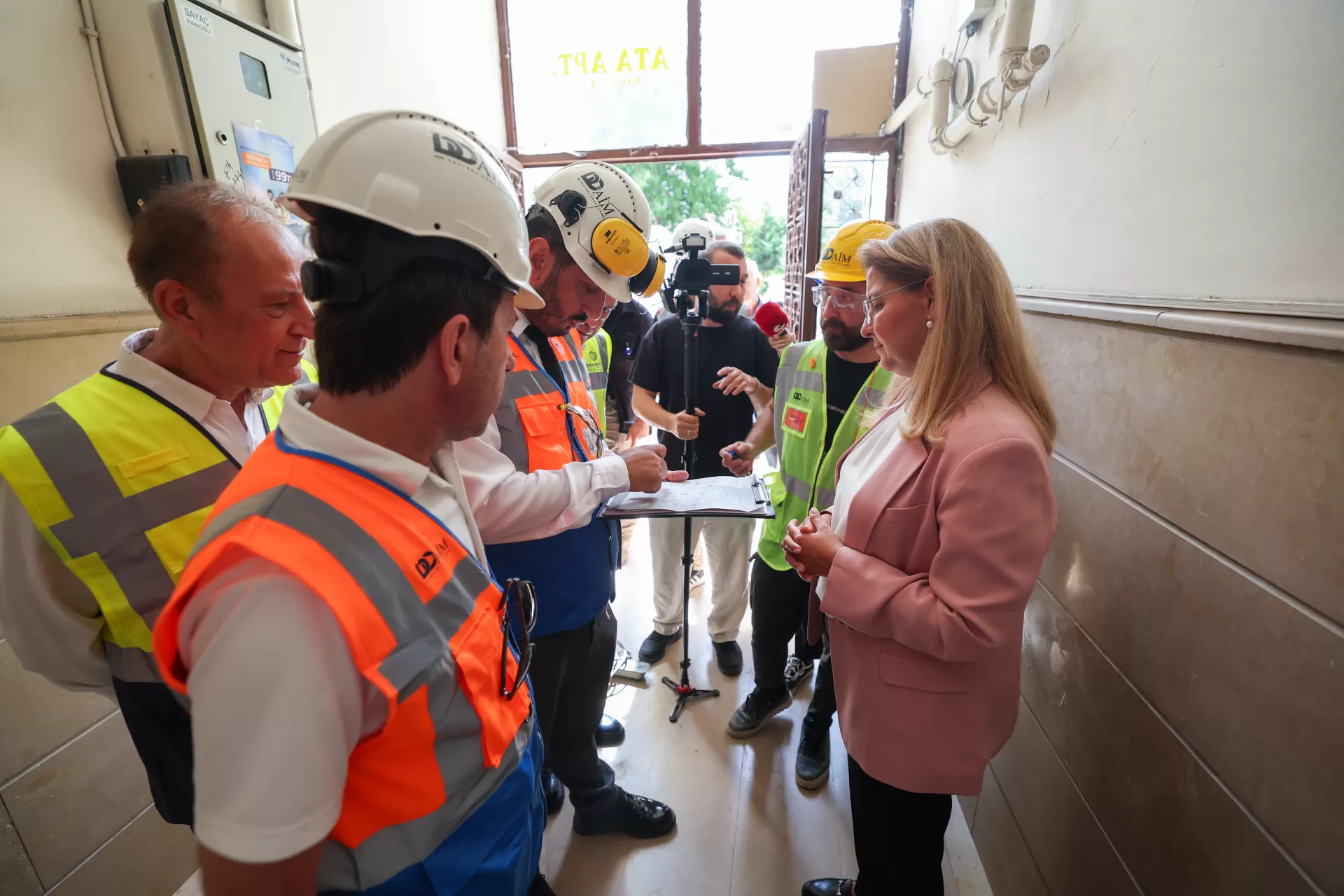 BAKIRKÖY'DEKİ BİNALARA DEPREM TESTİ