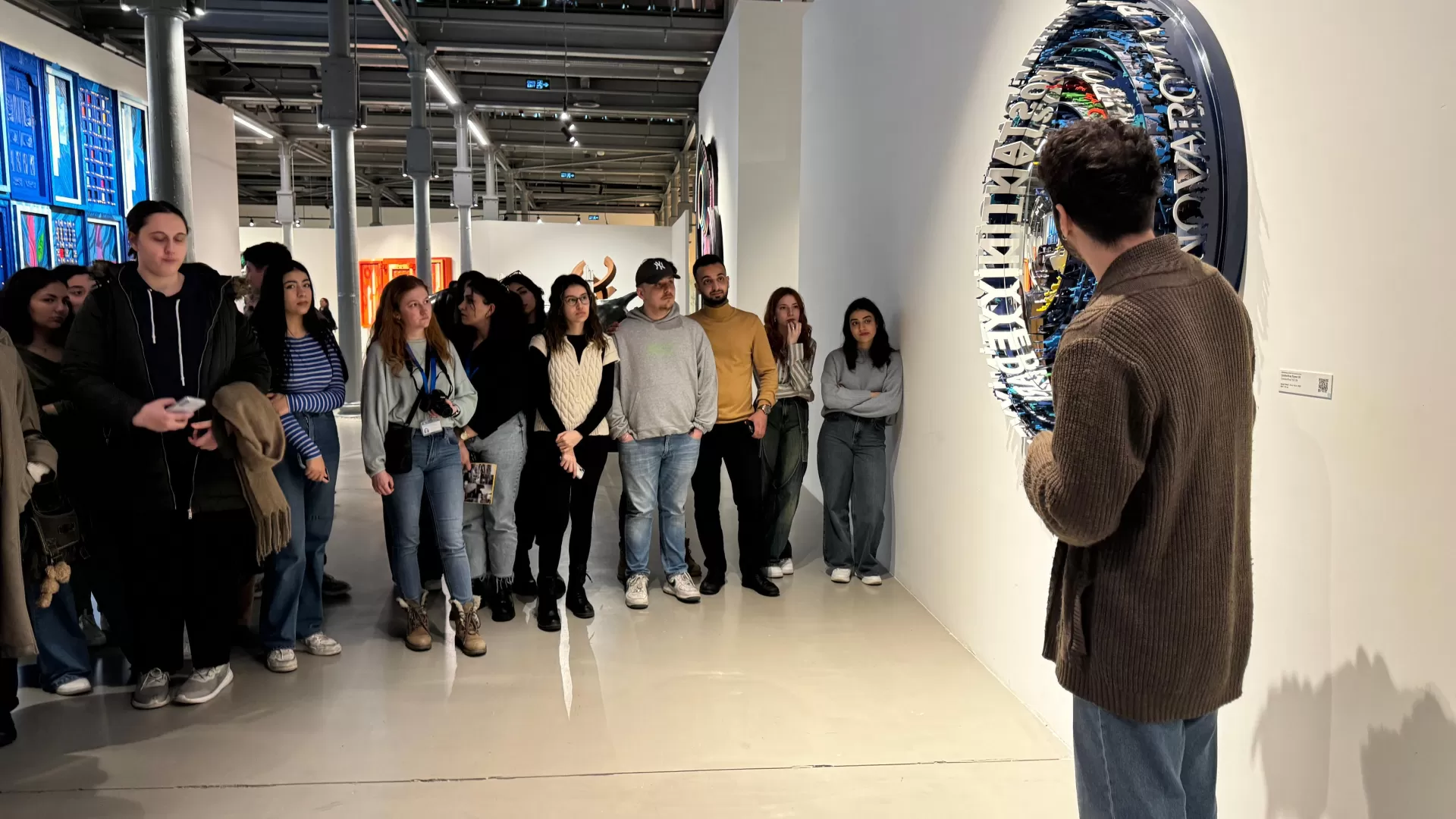 BAKIRKÖYLÜ GENÇLER ARTİSTANBUL’U GEZDİ