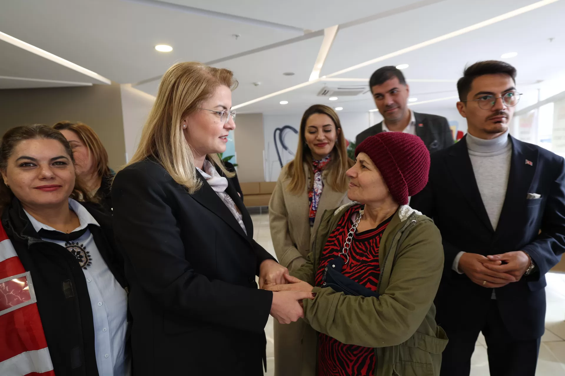 BAŞKAN OVALIOĞLU ESENYURT’TA DEMOKRASİ NÖBETİ TUTTU